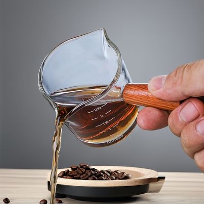 100 ml borosilicaat glas koffie meetbeker met dubbele spoot houten handvat en deksel