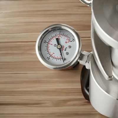 Home koffiezetapparaat met zwart laser logo Espresso Barista gereedschappen en drukmeter