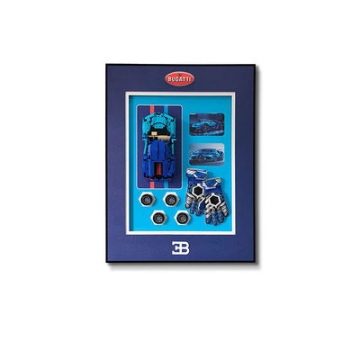 Stijlvol bouwblokontwerp voor het einde Custom Sports Cars Wand Display Frame in het kantoor