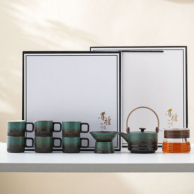 Keramische porseleinen koffiekop met houten handvat en een aangepast logo