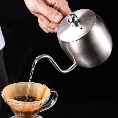 Koffiekop met lange mond 304 roestvrij staal met 500 ml capaciteit en houten handvat