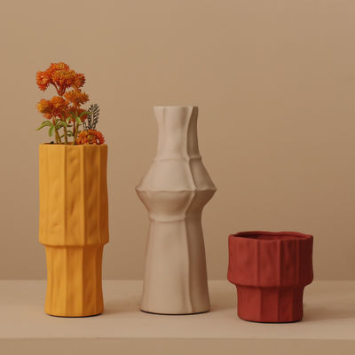 Speciaal gevormde glazen keramische vaas in modern stijlvol ontwerp voor bruiloften en thuis