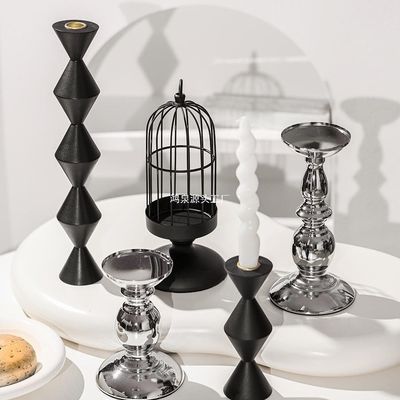 Aanpasbare kleur Acceptabele moderne metalen kandelaar voor trouwfeest Verjaardag