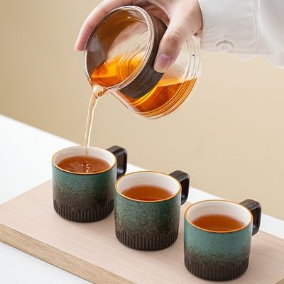 Stocked Nordic Compact Ceramic Coffee Mug 50 ml met Country Design en houten handvat
