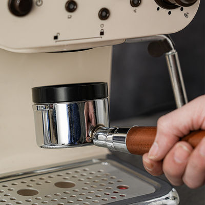 Magnetische koffiedosering voor snel en gemakkelijk espresso bereiden in restaurants