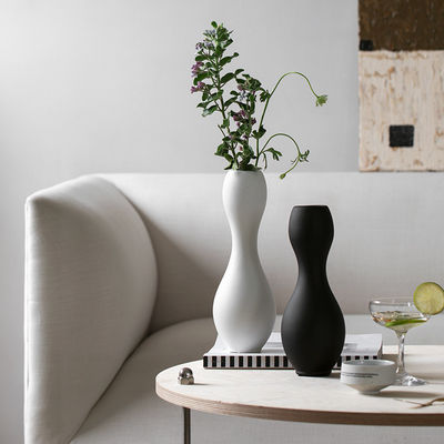 Moderne minimalistische zwart-wit keramische vaas Pigmented glazuur Decoratieve tafelbloem
