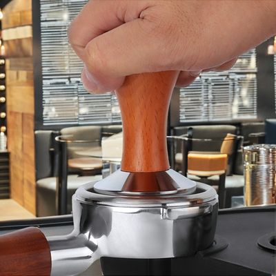 Custom 51mm 53mm 58mm roestvrij staal Espresso Tamper met draagbare houten handvat