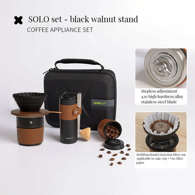 Geniet van vers gebrouwen koffie overal met onze handgebrouwen Pour Over Travel Set