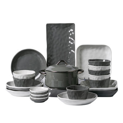Gepersonaliseerd logo Acceptabel Europese stijl Goud Rim Keramische eetgerei Set voor thuis