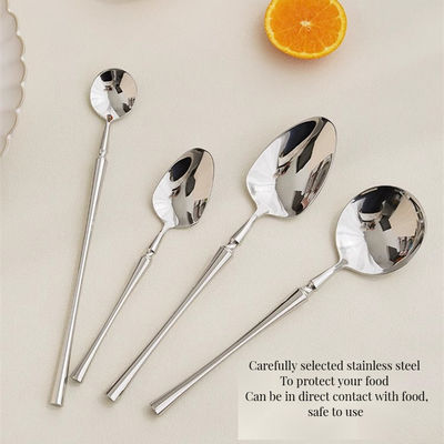 Terug naar school 24pcs Luxe Gold Roestvrijstalen Platware Set voor Contemporary Design