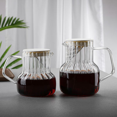 Gelaagde ketel met gestreepte houten deksel met klassiek ontwerp Duurzaam en temperatuurbestendig