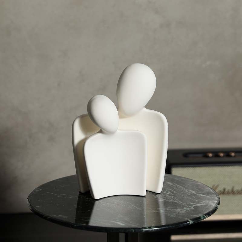 Persoonlijke grootte Duurzaam bamboe Romantisch geknuffeld Statue van geliefden voor bruiloft tafel decor