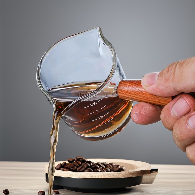 100 ml borosilicaat glas koffie meetbeker met dubbele spoot houten handvat en deksel