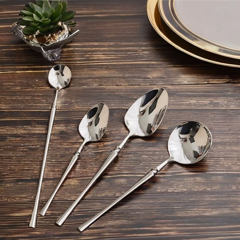 Terug naar school 24pcs Luxe Gold Roestvrijstalen Platware Set voor Contemporary Design